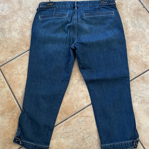 Old Navy 2001 “The Diva” Cropped Jeans (Size 12) Slimming Low-Rise - Picture 3 of 8